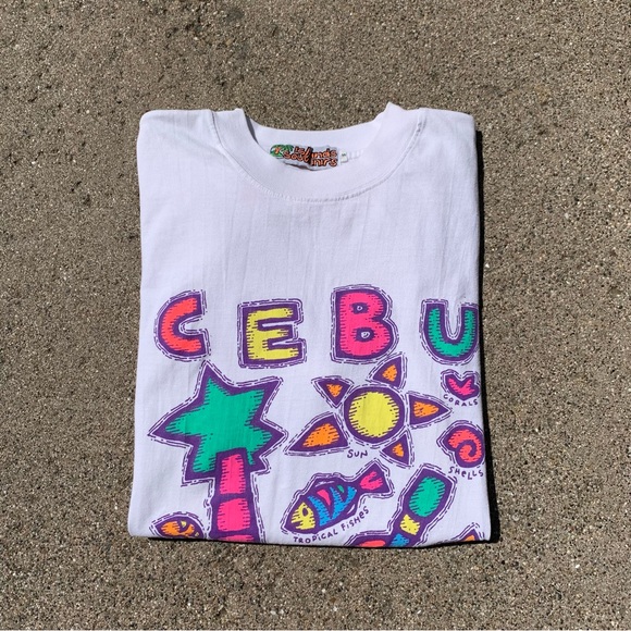 ✨ VINTAGE 90s CEBU FILIPINO SHIRT ✨ - Picture 4 of 4